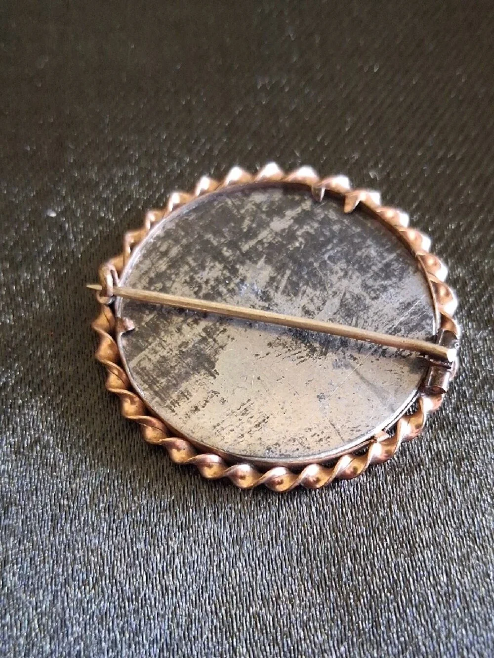 Victorian Antique Mourning Brooch Round Copper-Tone Picture Frame -